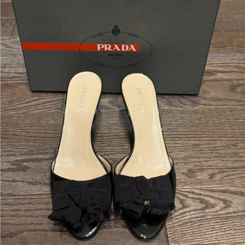 PRADA Patent Leather Bow Kitten Heel Mule Pumps in excellent condition!